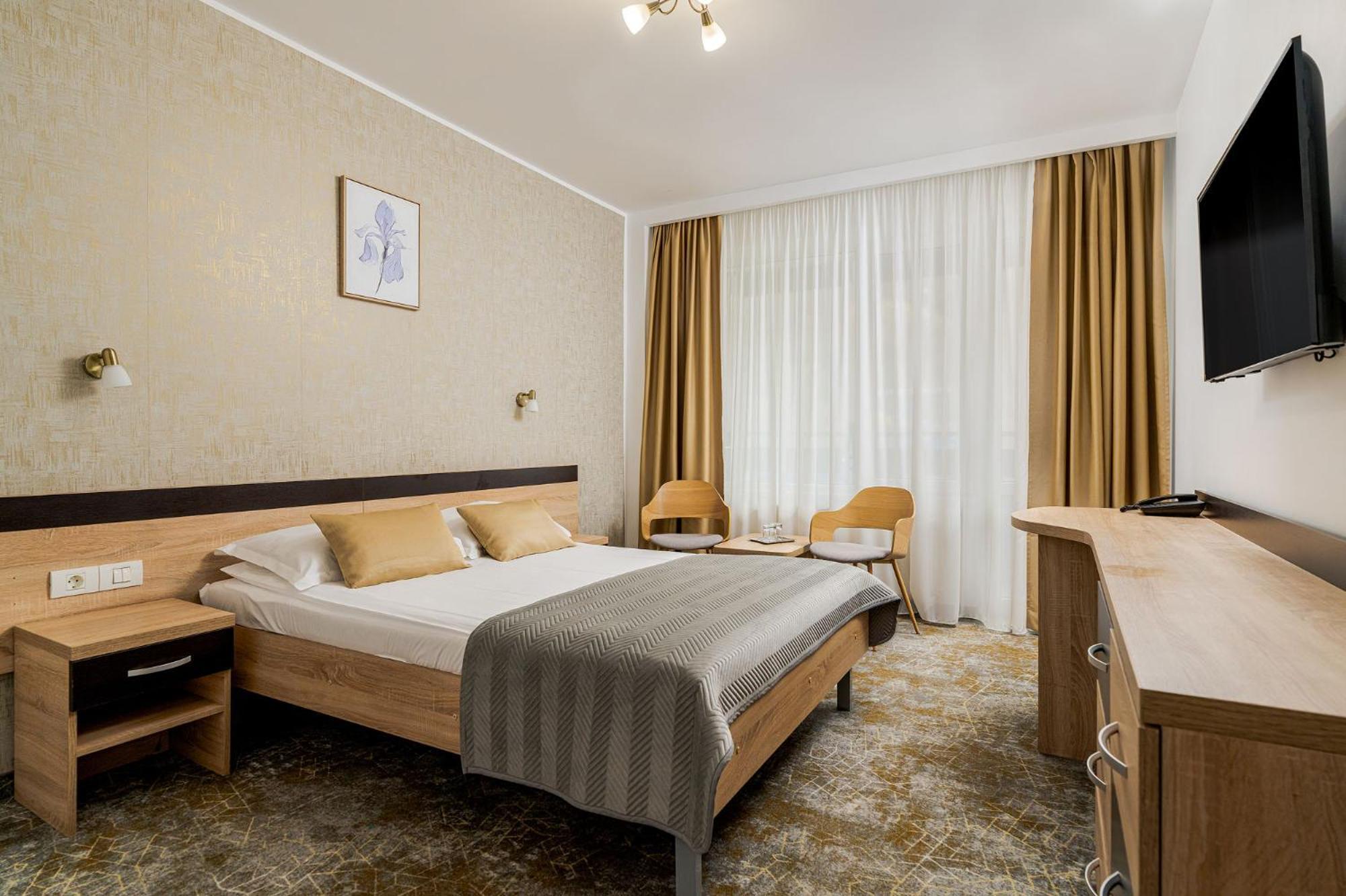 Hotel Complex Balnear Cozia - Corp Caciulata Călimăneşti Exterior foto